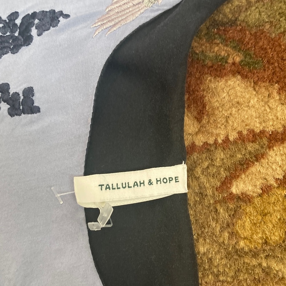 TALLULAH & HOPE EMBROIDERED DRESS. - Picture 5 of 7